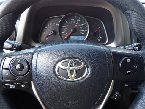 Used 2015 Toyota RAV4 LE image 17