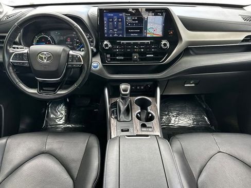 Used 2021 Toyota Highlander Limited AWD/4WD image 16