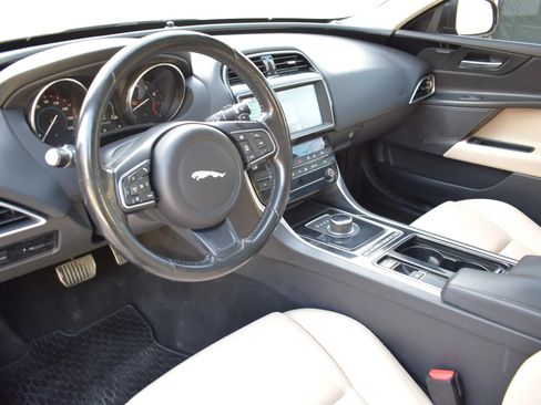 Used 2019 Jaguar XE Premium AWD/4WD image 3