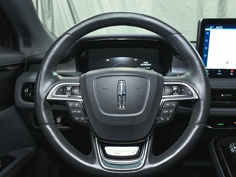 Used 2022 Lincoln Nautilus Reserve w/ Cargo Utility Package AWD/4WD image 30