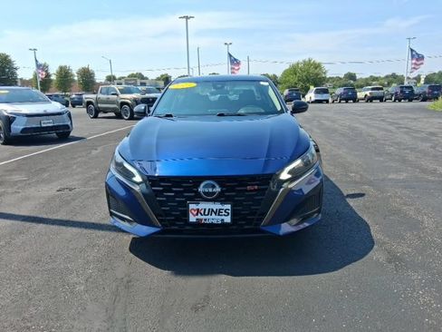 Used 2024 Nissan Altima 2.5 SR FWD image 3