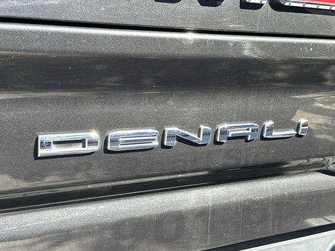 Used 2020 GMC Sierra 3500 Denali w/ Denali Ultimate Package image 11