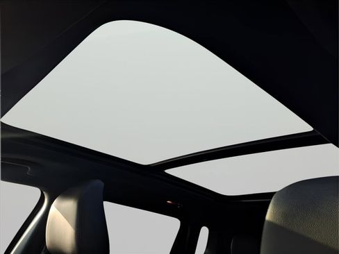 Used 2024 Jeep Compass Limited w/ Elite Group image 10