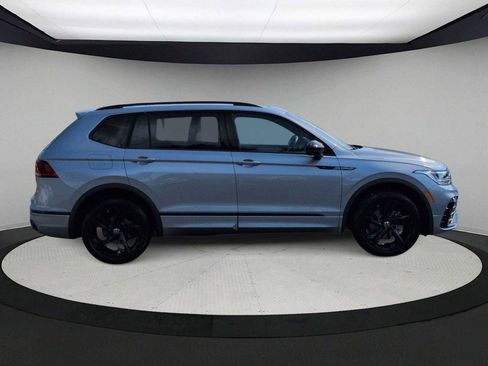 Used 2023 Volkswagen Tiguan SE R-Line image 9