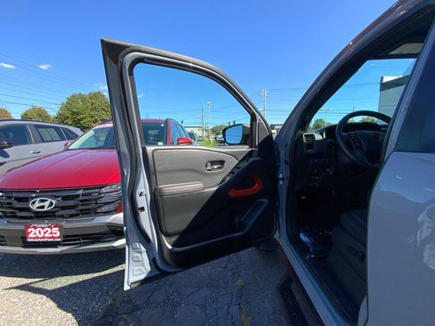 Used 2022 Nissan Frontier PRO-4X AWD/4WD image 19