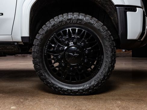 Used 2026 GMC Sierra 3500 Denali Ultimate image 12