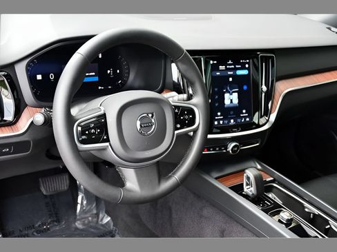 Certified 2023 Volvo S60 B5 Plus w/ Climate Package AWD/4WD image 13
