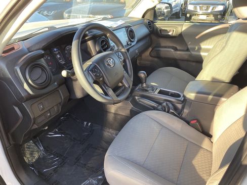 Used 2021 Toyota Tacoma SR w/ SR Convenience Package image 8