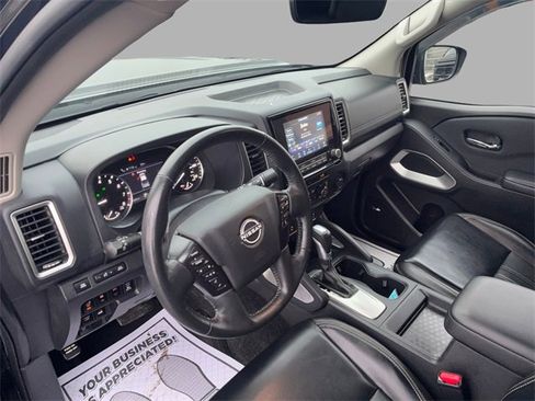 Used 2023 Nissan Frontier SV w/ SV Premium Package image 10