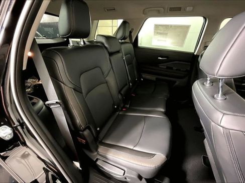 New 2026 Nissan Pathfinder SL AWD/4WD image 22