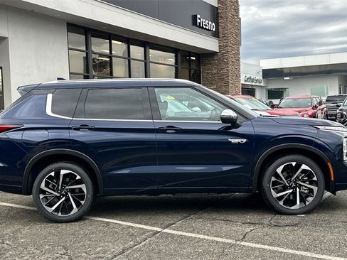 New 2025 Mitsubishi Outlander SEL image 4