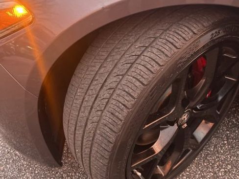 Used 2019 Alfa Romeo Giulia w/ Nero Edizione image 13