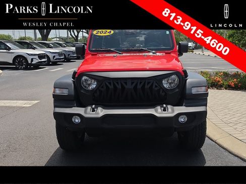 Used 2024 Jeep Wrangler Unlimited Sport AWD/4WD image 2