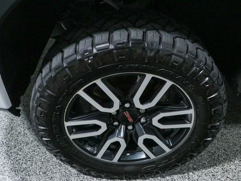 Used 2019 GMC Sierra 1500 AT4 w/ AT4 Preferred Package AWD/4WD image 11