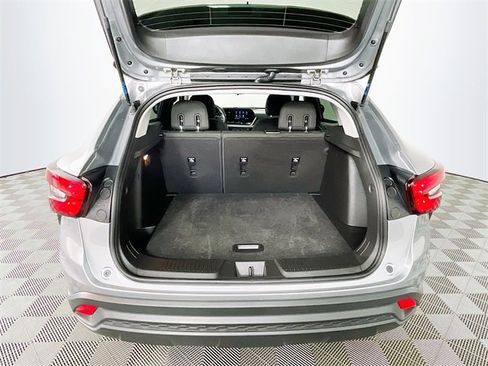 Certified 2025 Chevrolet Trax LS image 28