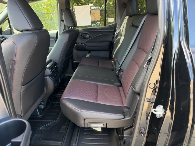 Certified 2024 Honda Ridgeline Black Edition image 14