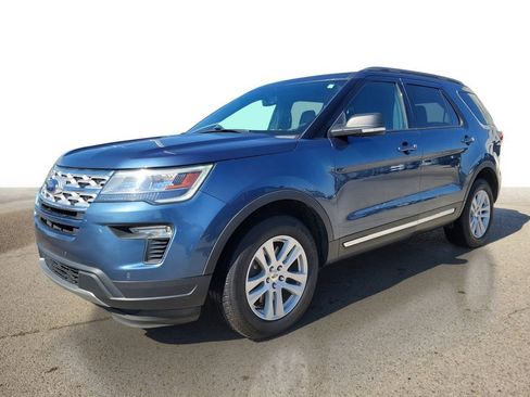 Used 2019 Ford Explorer XLT w/ Equipment Group 201A image 2