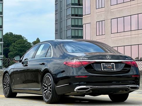 Certified 2023 Mercedes-Benz S 580 4MATIC Sedan image 7