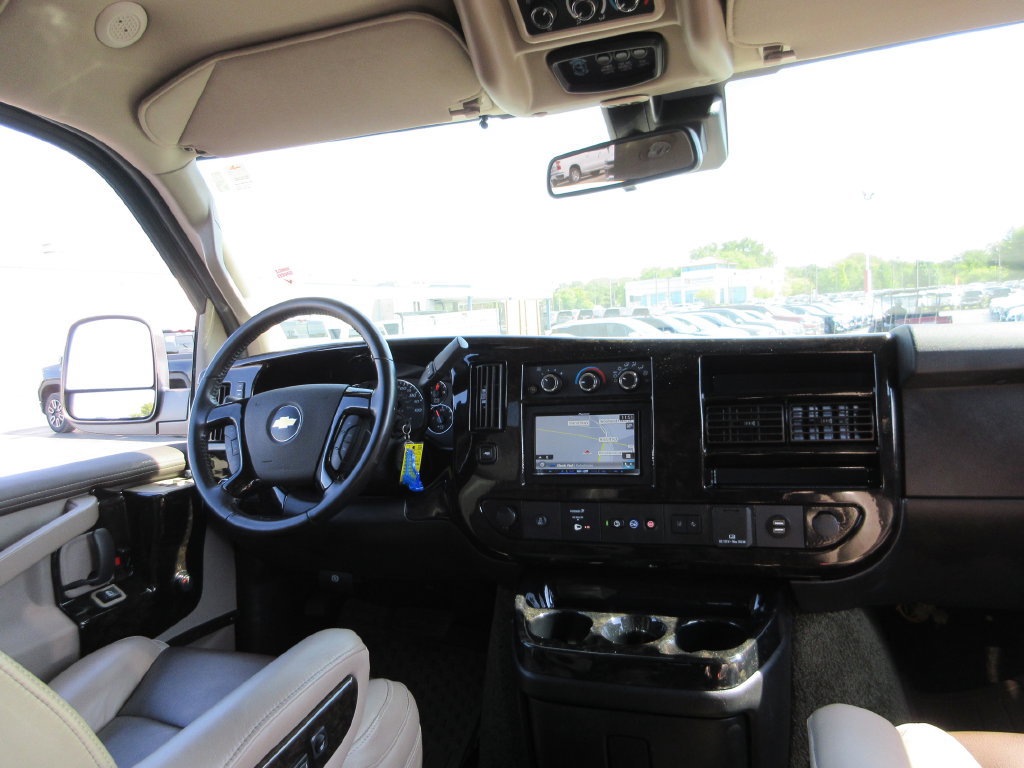 Used 2020 Chevrolet Express 2500 w/ Enhanced Convenience Package RWD image 28