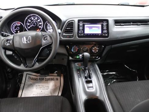 Used 2017 Honda HR-V LX image 2