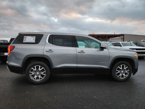 Used 2023 GMC Acadia SLE w/ LPO, Floor Liner Package image 17