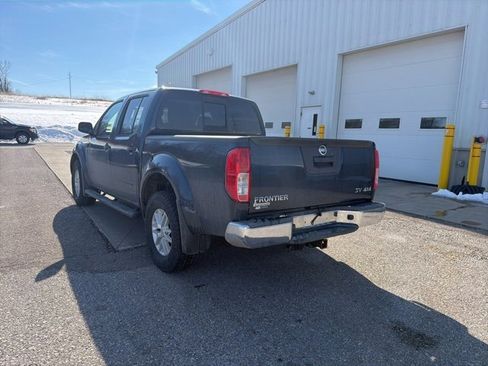 Used 2018 Nissan Frontier SV image 5