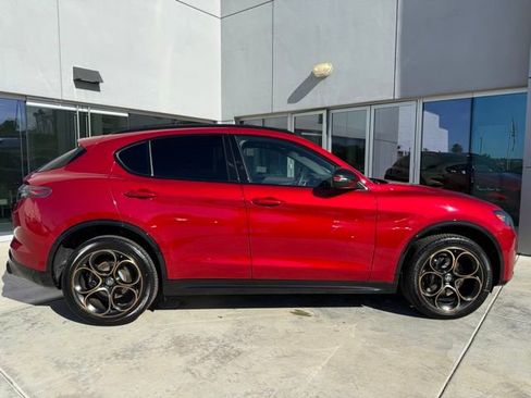 New 2025 Alfa Romeo Stelvio Sprint image 2