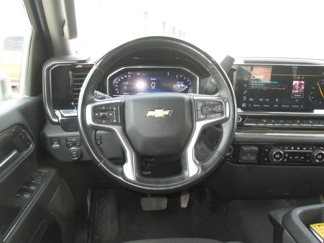 Used 2024 Chevrolet Silverado 2500 LT AWD/4WD image 12