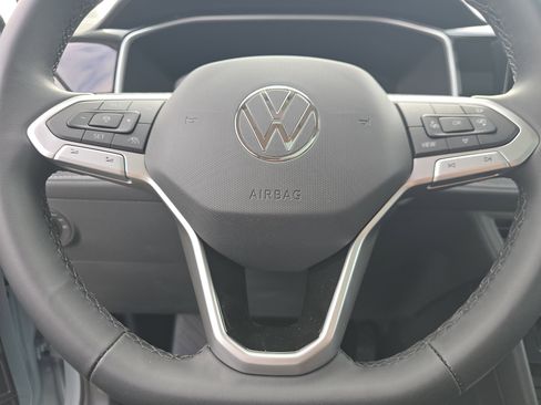 New 2026 Volkswagen Taos SE FWD image 20