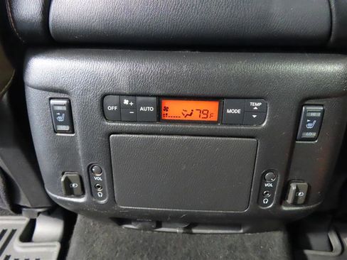 Used 2020 Nissan Armada Platinum w/ Platinum Reserve Package image 35