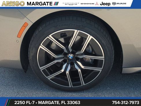 Used 2024 BMW 740i RWD image 12