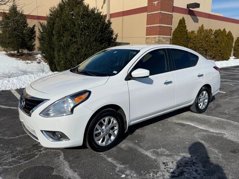 Used 2017 Nissan Versa SV w/ SV Special Edition Package image 1