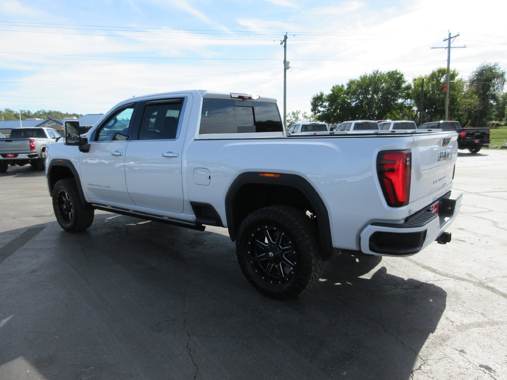 Used 2024 GMC Sierra 3500 Denali Ultimate AWD/4WD image 9
