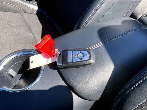 Used 2024 Ford Mustang Convertible image 31