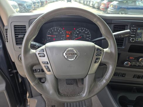 Used 2016 Nissan NV 3500 SL image 9