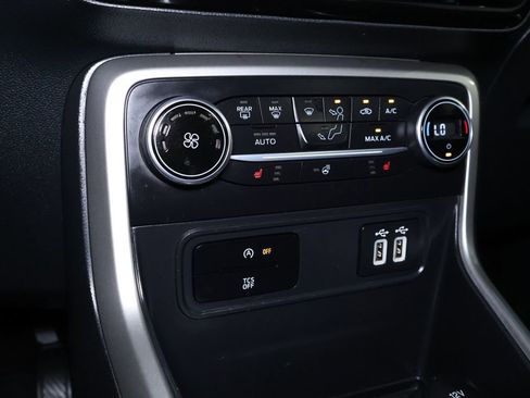 Used 2020 Ford EcoSport Titanium image 30