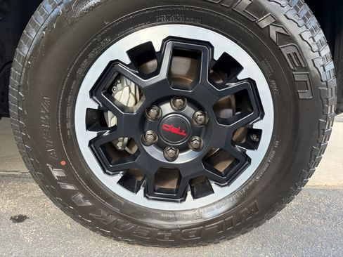 Used 2025 Toyota 4Runner TRD Off-Road Premium AWD/4WD image 30