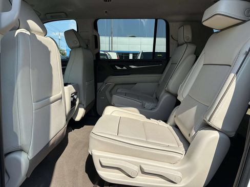 Certified 2023 GMC Yukon XL Denali AWD/4WD image 23