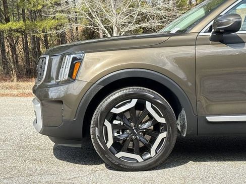 Used 2025 Kia Telluride S image 19