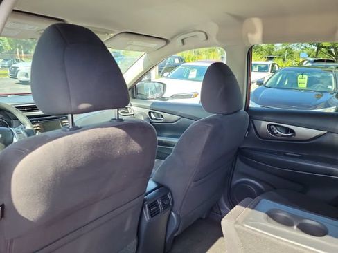 Used 2016 Nissan Rogue SV FWD image 12