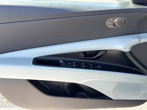 New 2026 Hyundai Elantra Limited FWD image 9