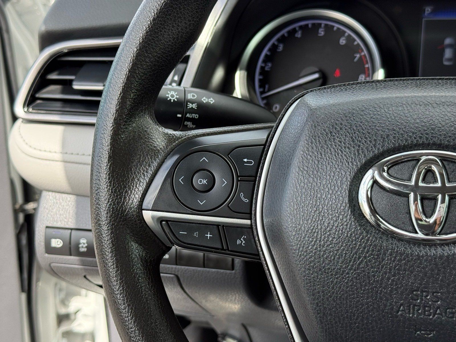 Used 2024 Toyota Camry LE FWD image 17