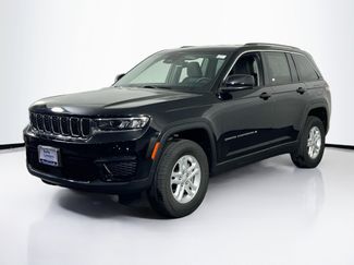 Used 2023 Jeep Grand Cherokee Laredo AWD/4WD video 1