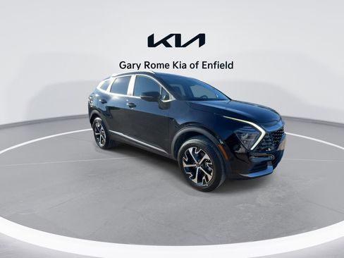 Used 2024 Kia Sportage EX image 2