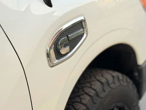 Used 2017 Nissan Titan S AWD/4WD image 10