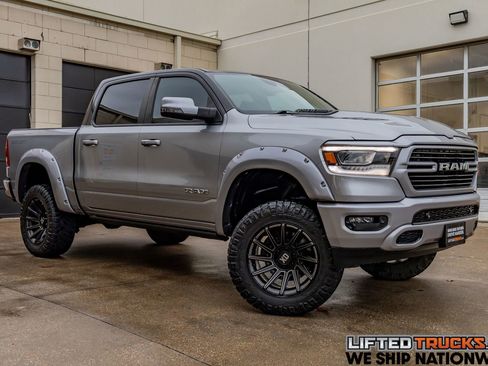 Used 2023 RAM 1500 Laramie AWD/4WD image 1