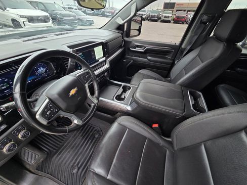 Used 2024 Chevrolet Silverado 2500 LTZ w/ LTZ Convenience Package AWD/4WD image 10