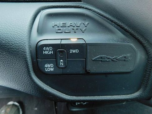 Used 2024 RAM 2500 Big Horn image 33