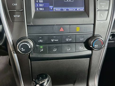 Used 2017 Toyota Camry SE FWD image 22