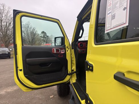 Used 2023 Jeep Gladiator Rubicon w/ Trailer Tow Package image 17